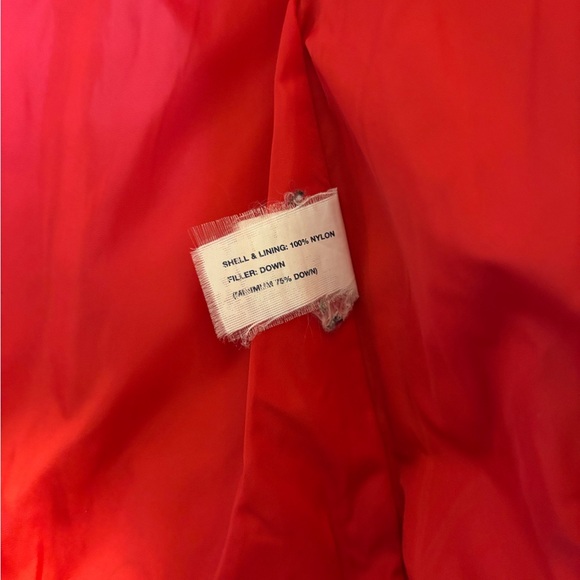 GAP Black and Red Puffer Vest Size M EUC - Picture 5 of 9